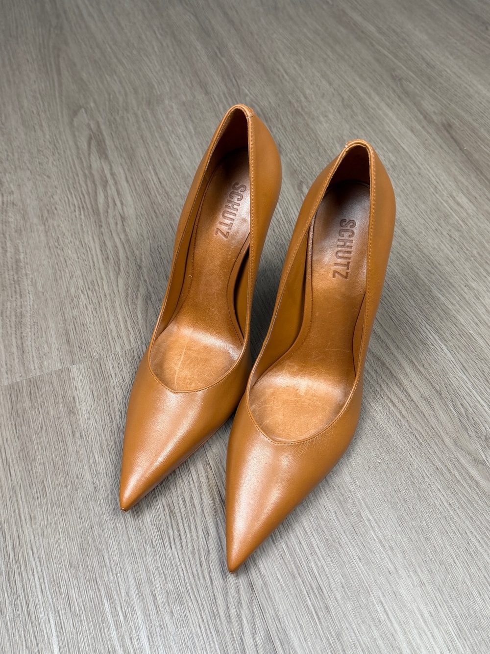 Lexi high SCHUTZ Sculpted Pointed Toe Pumps Cognac Leather Heels Size 7.5B - Picture 8 of 9